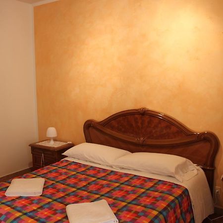 Santa Toscana Guest House Verona Zimmer foto